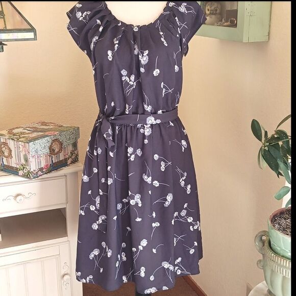 Lc Lauren Conrad Soft Woven Gray Dress. Romcom, Floral - Picture 13 of 13